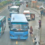 न स्यानिटाइजर छ, न सामाजिक दुरी भाडा दोब्बर